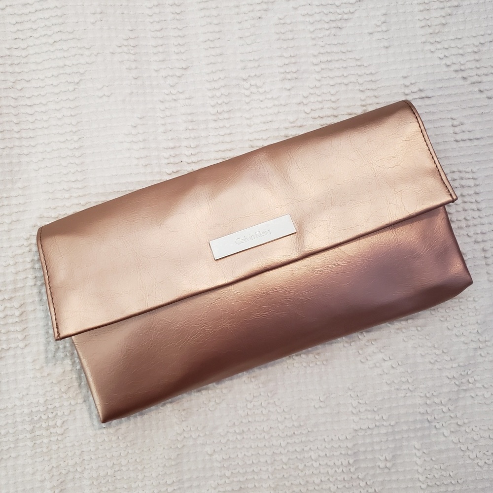 CALVIN KLEIN ROSE GOLD CLUTCH
